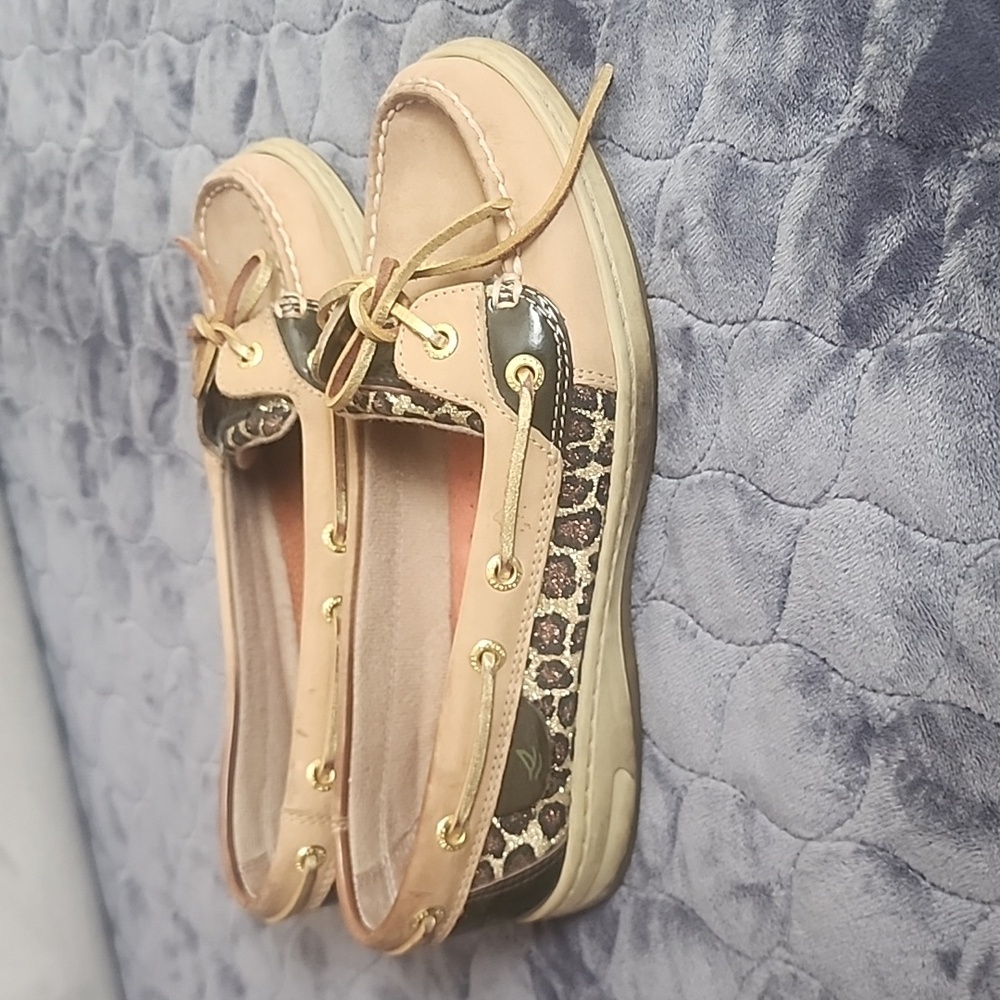 Womens leopard sperry size 7